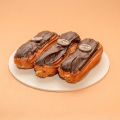 Заварне тістечко з кремом пломбір