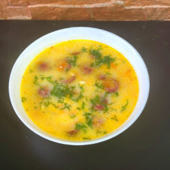 Французький сирний суп з мисливськими ковбасками